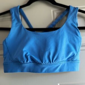 Lululemon top size 4. Very good condition.